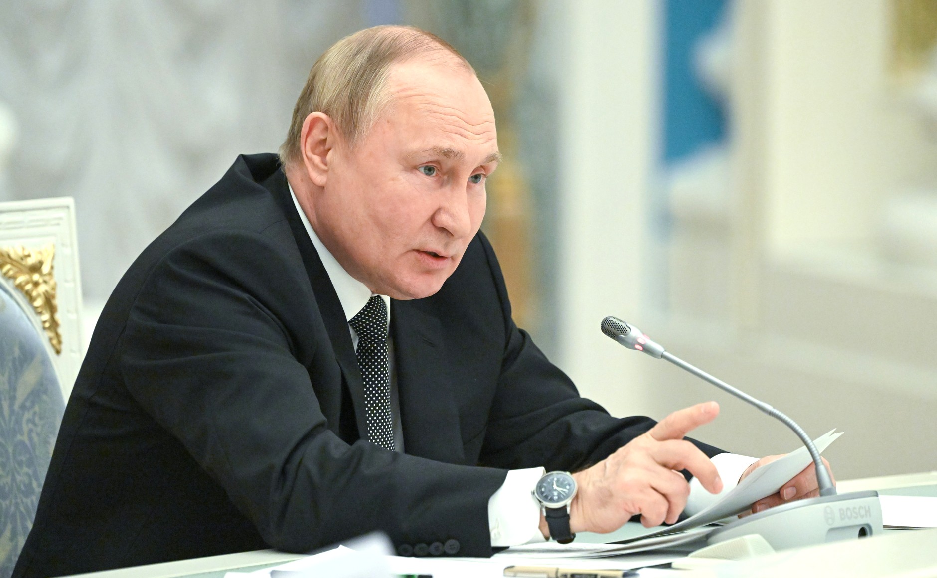 Путин поручил сократить сроки разработки химических катализаторов